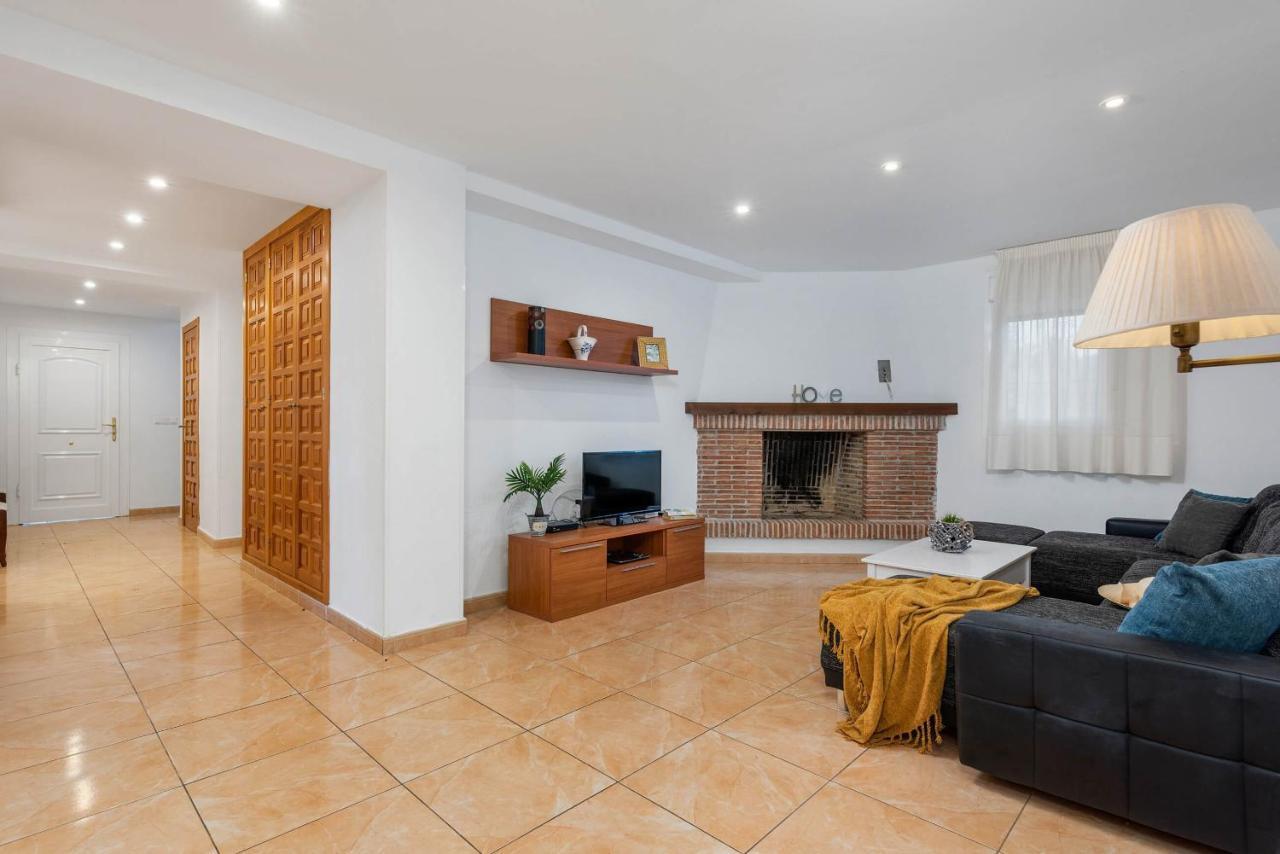 Villa Caleta - Plusholidays 칼페 외부 사진